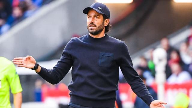 1701397376384076232.jpg Fabio-Grosso-pendant-un-match-de-l-OL-le-5-novembre-2023-1754983.jpg