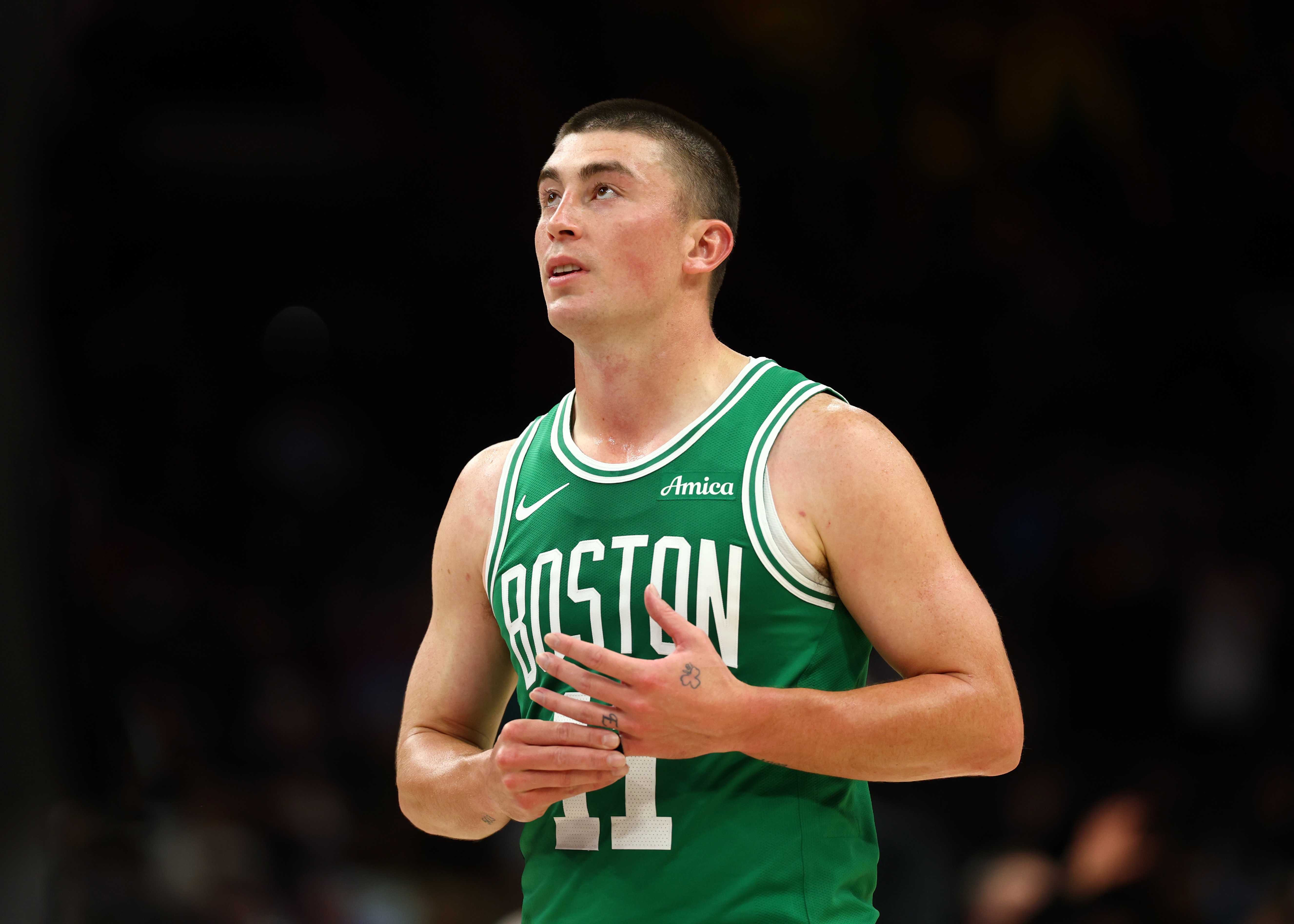 搁这玩过山车呢?普理查德近4场得分:0分、25分、0分、22分